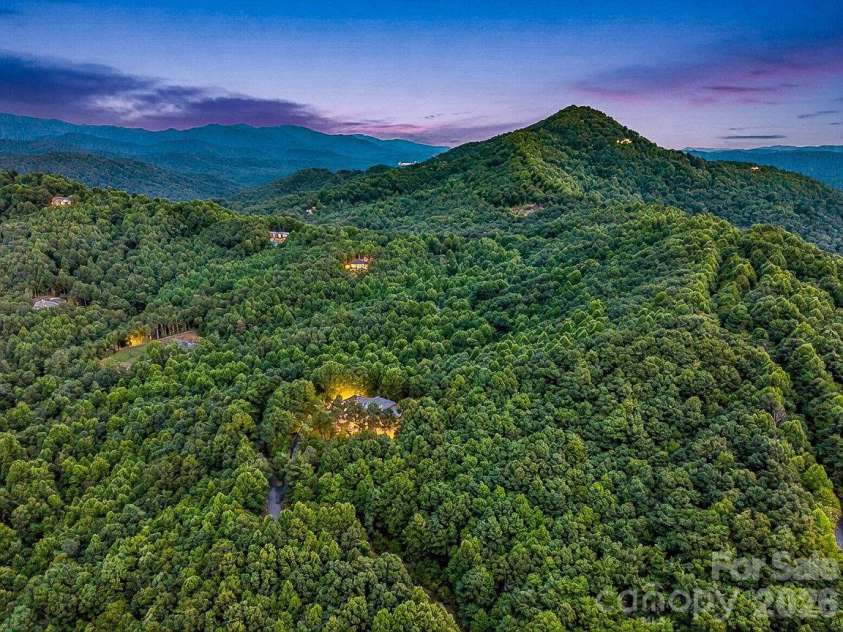 131 Arcadia Falls Way, Black Mountain, NC 28711.  MLS# CAR4397436, YatesRealty ID 33952. 