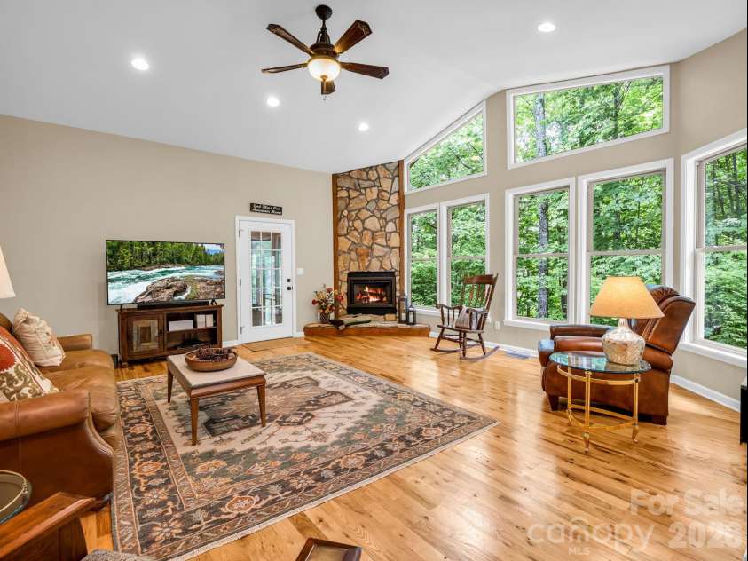 131 Arcadia Falls Way, Black Mountain, NC 28711.  MLS# CAR4397436, YatesRealty ID 33952. 