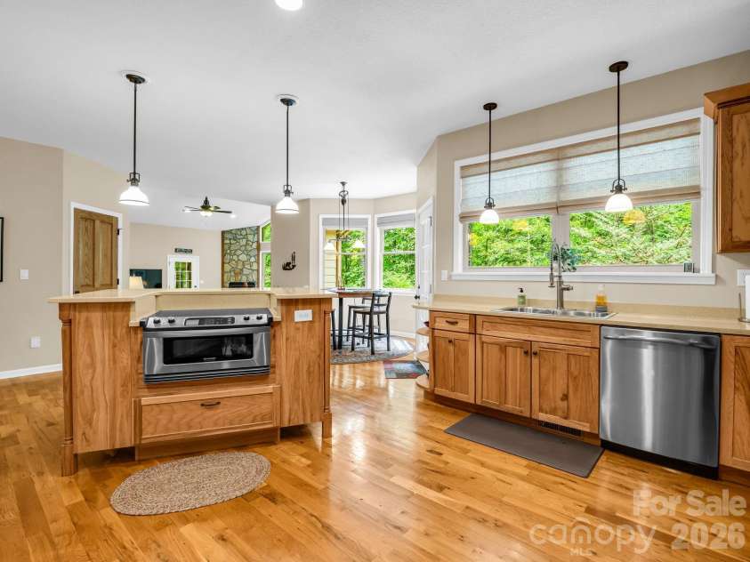 131 Arcadia Falls Way, Black Mountain, NC 28711.  MLS# CAR4397436, YatesRealty ID 33952. 