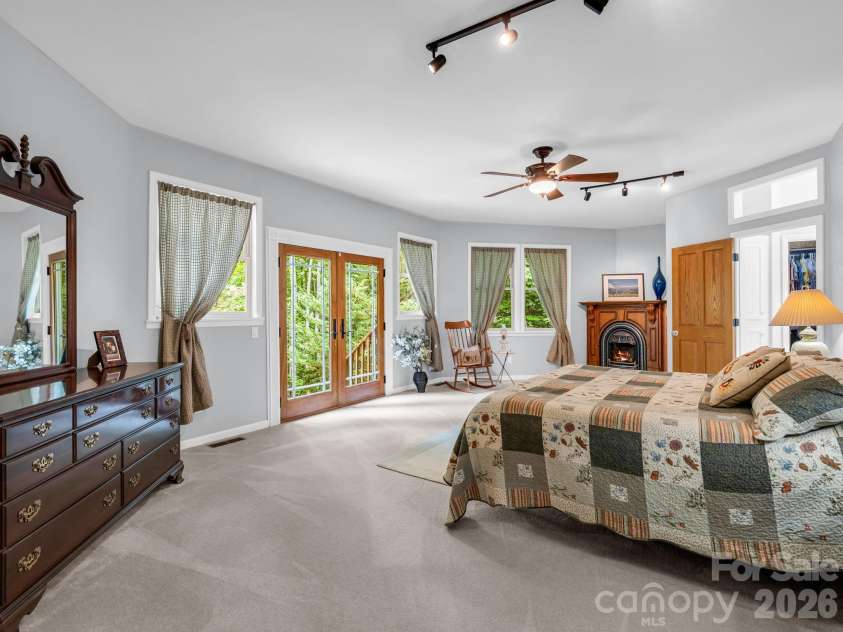 131 Arcadia Falls Way, Black Mountain, NC 28711.  MLS# CAR4397436, YatesRealty ID 33952. 