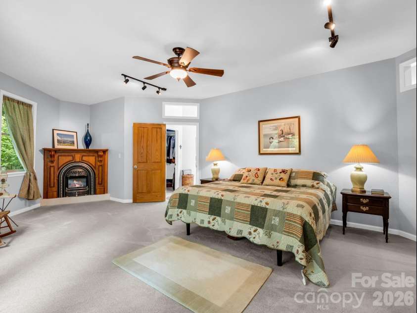 131 Arcadia Falls Way, Black Mountain, NC 28711.  MLS# CAR4397436, YatesRealty ID 33952. 