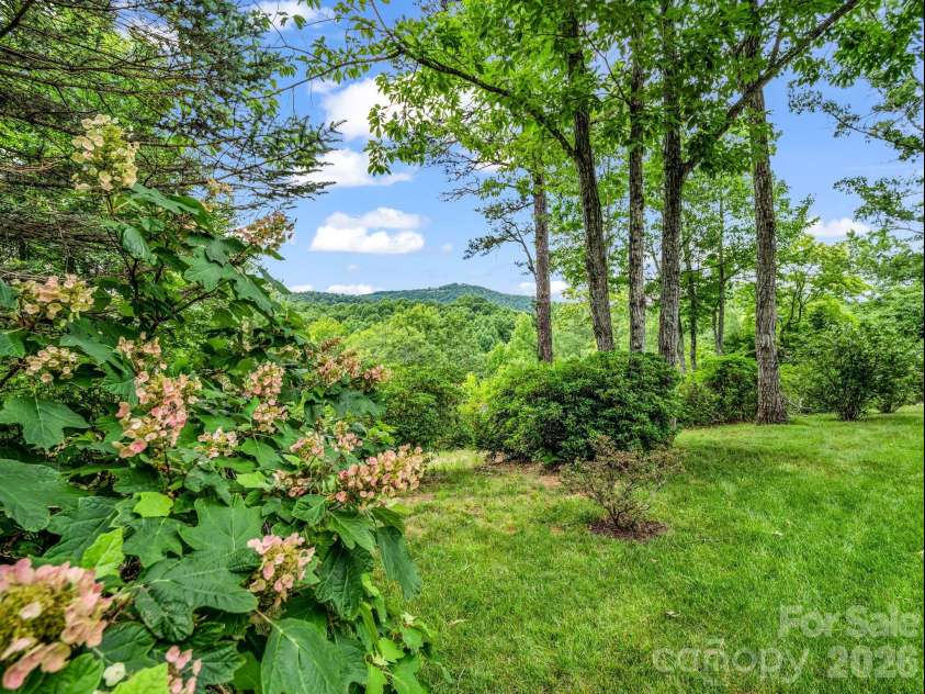 131 Arcadia Falls Way, Black Mountain, NC 28711.  MLS# CAR4397436, YatesRealty ID 33952. 