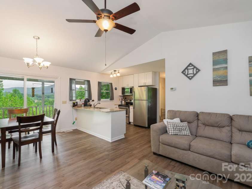 185 Chodl Lane, Franklin, NC 28734.  MLS# CAR4280164, YatesRealty ID 33952. 