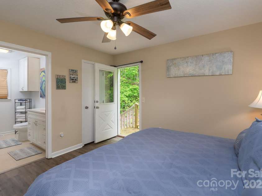 185 Chodl Lane, Franklin, NC 28734.  MLS# CAR4280164, YatesRealty ID 33952. 