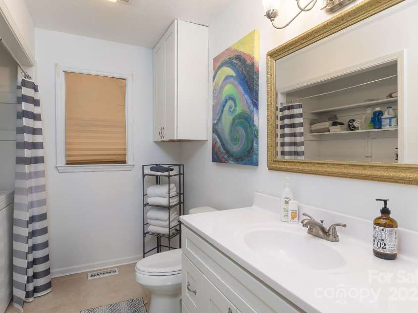 185 Chodl Lane, Franklin, NC 28734.  MLS# CAR4280164, YatesRealty ID 33952. 