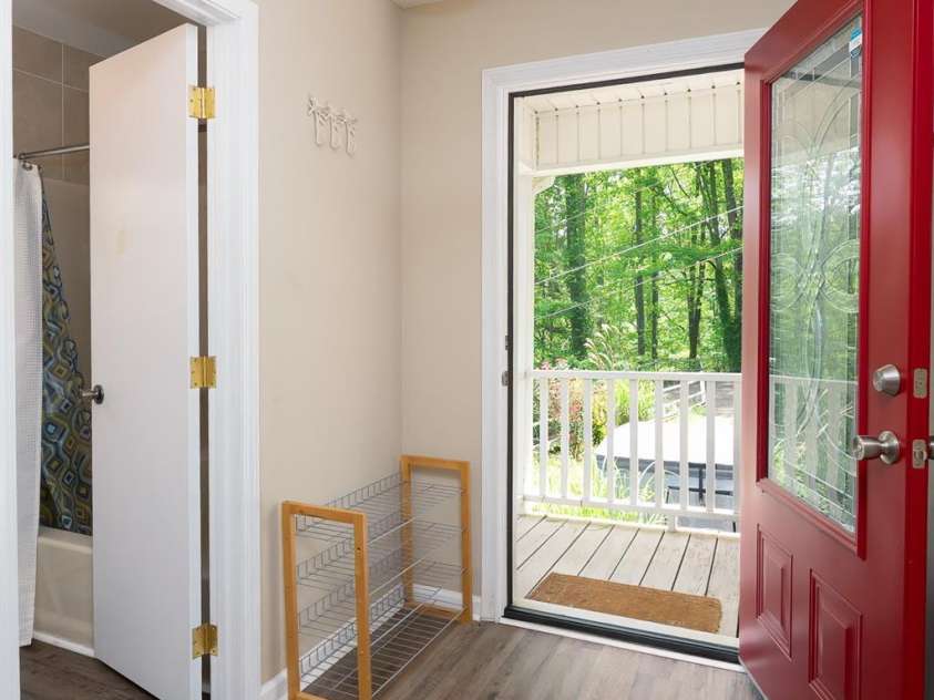 185 Chodl Lane, Franklin, NC 28734.  MLS# CAR4280164, YatesRealty ID 33952. 