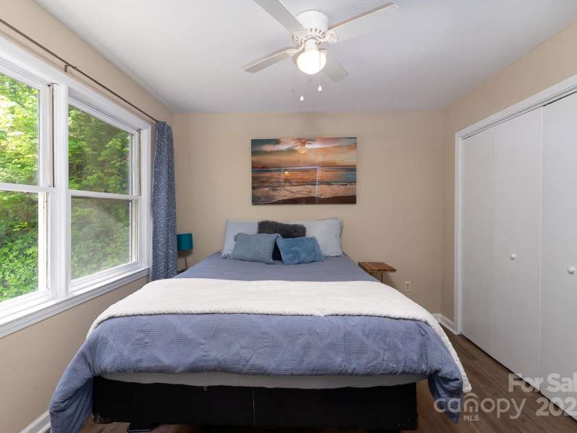 185 Chodl Lane, Franklin, NC 28734.  MLS# CAR4280164, YatesRealty ID 33952. 