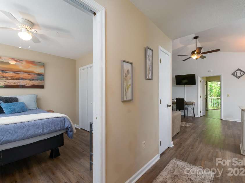 185 Chodl Lane, Franklin, NC 28734.  MLS# CAR4280164, YatesRealty ID 33952. 