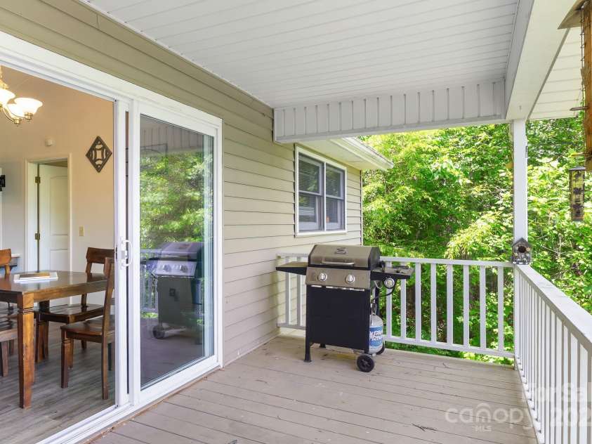 185 Chodl Lane, Franklin, NC 28734.  MLS# CAR4280164, YatesRealty ID 33952. 