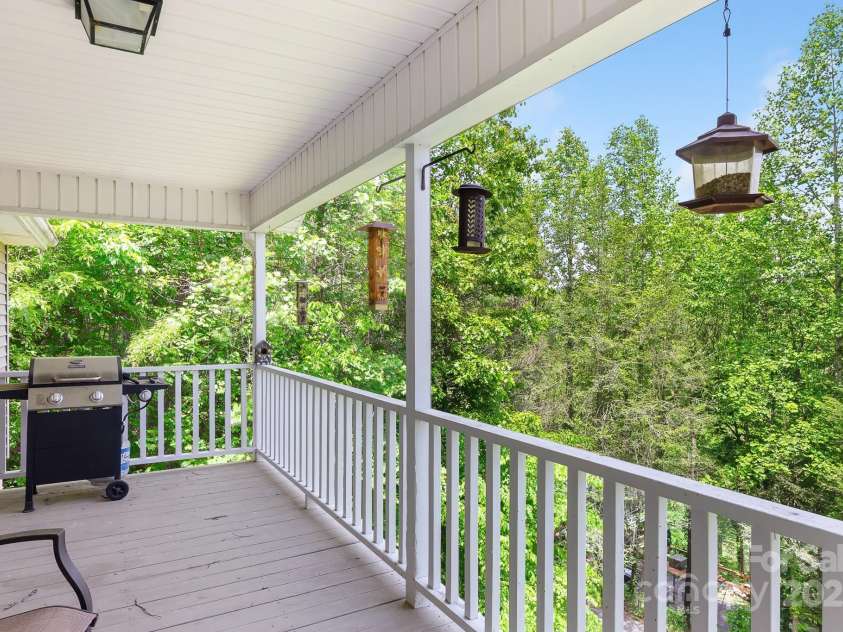 185 Chodl Lane, Franklin, NC 28734.  MLS# CAR4280164, YatesRealty ID 33952. 