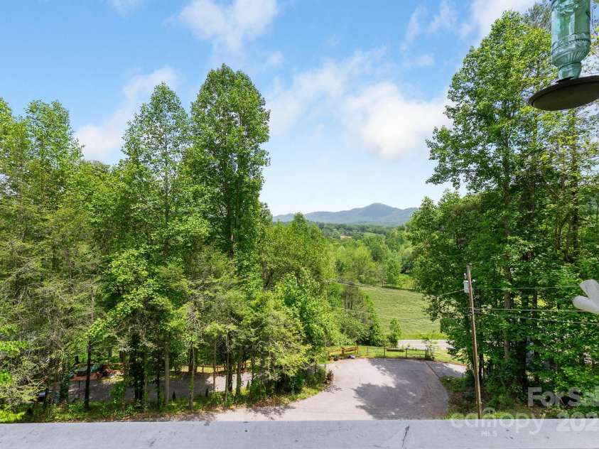 185 Chodl Lane, Franklin, NC 28734.  MLS# CAR4280164, YatesRealty ID 33952. 
