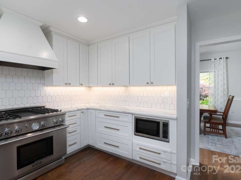 170 Lauren Lane, Franklin, NC 28734.  MLS# CAR4279189, YatesRealty ID 33953. 
