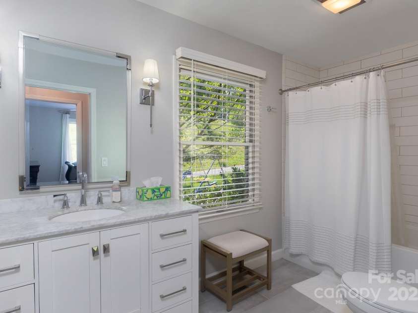 170 Lauren Lane, Franklin, NC 28734.  MLS# CAR4279189, YatesRealty ID 33953. 