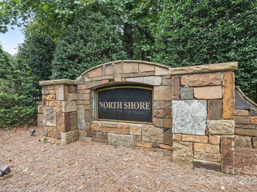 110 Shore Drive, Mooresville, NC 28117.  MLS# CAR4294432, YatesRealty ID 33954. 