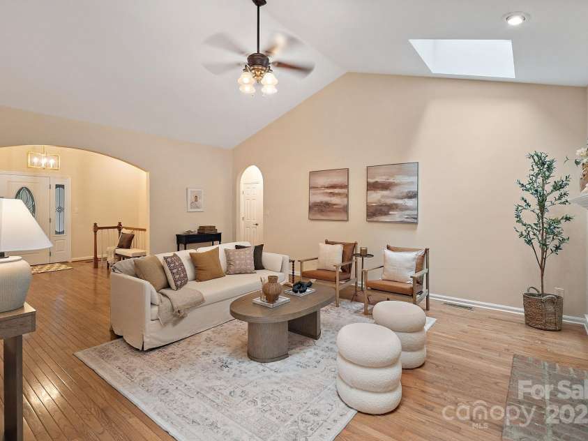 110 Shore Drive, Mooresville, NC 28117.  MLS# CAR4294432, YatesRealty ID 33954. 