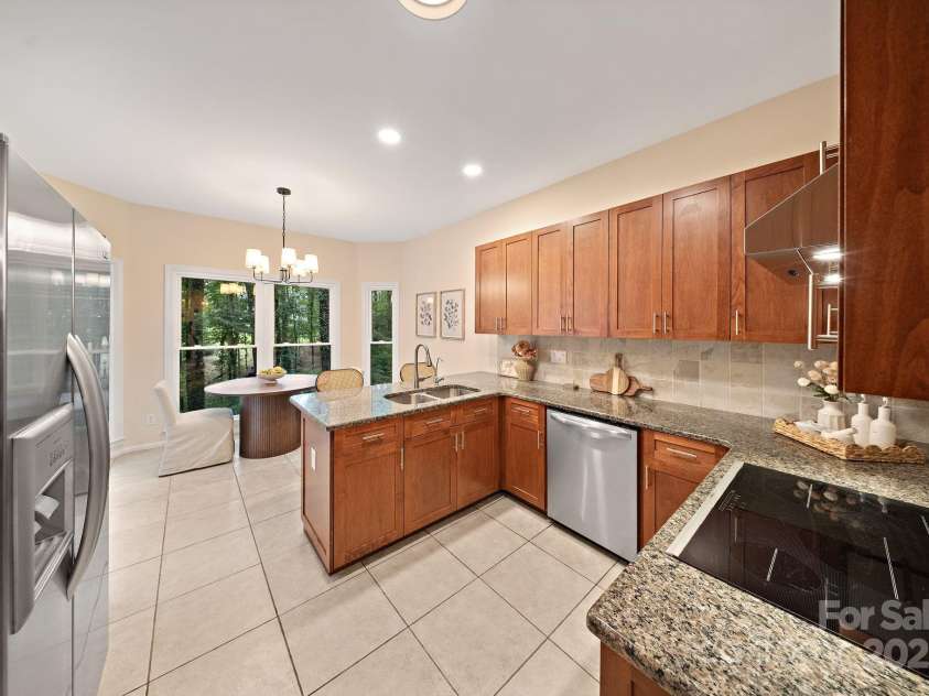 110 Shore Drive, Mooresville, NC 28117.  MLS# CAR4294432, YatesRealty ID 33954. 