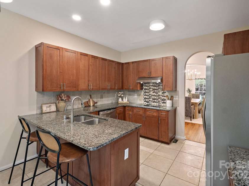110 Shore Drive, Mooresville, NC 28117.  MLS# CAR4294432, YatesRealty ID 33954. 