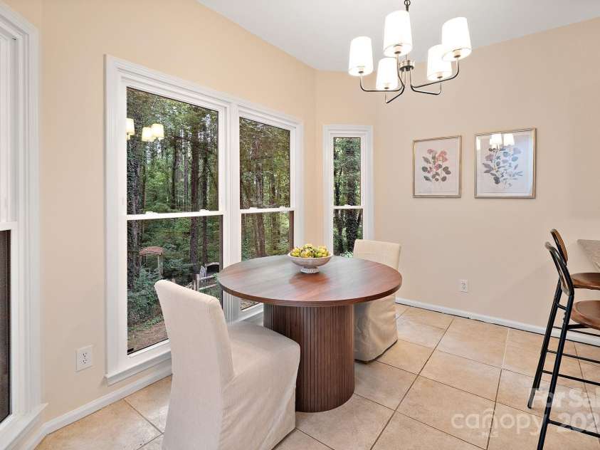110 Shore Drive, Mooresville, NC 28117.  MLS# CAR4294432, YatesRealty ID 33954. 