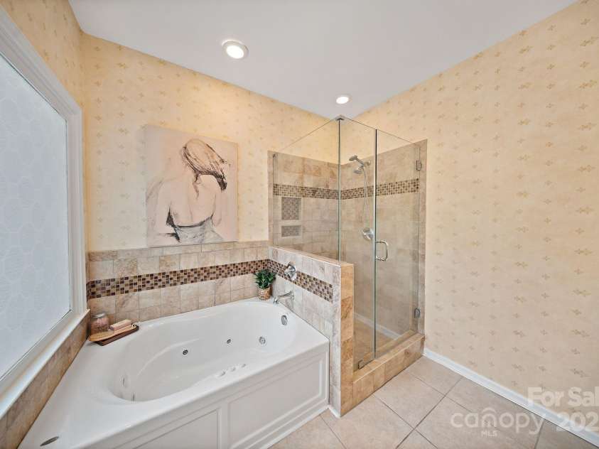 110 Shore Drive, Mooresville, NC 28117.  MLS# CAR4294432, YatesRealty ID 33954. 
