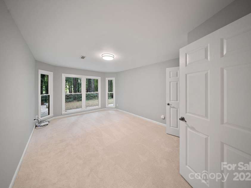 110 Shore Drive, Mooresville, NC 28117.  MLS# CAR4294432, YatesRealty ID 33954. 