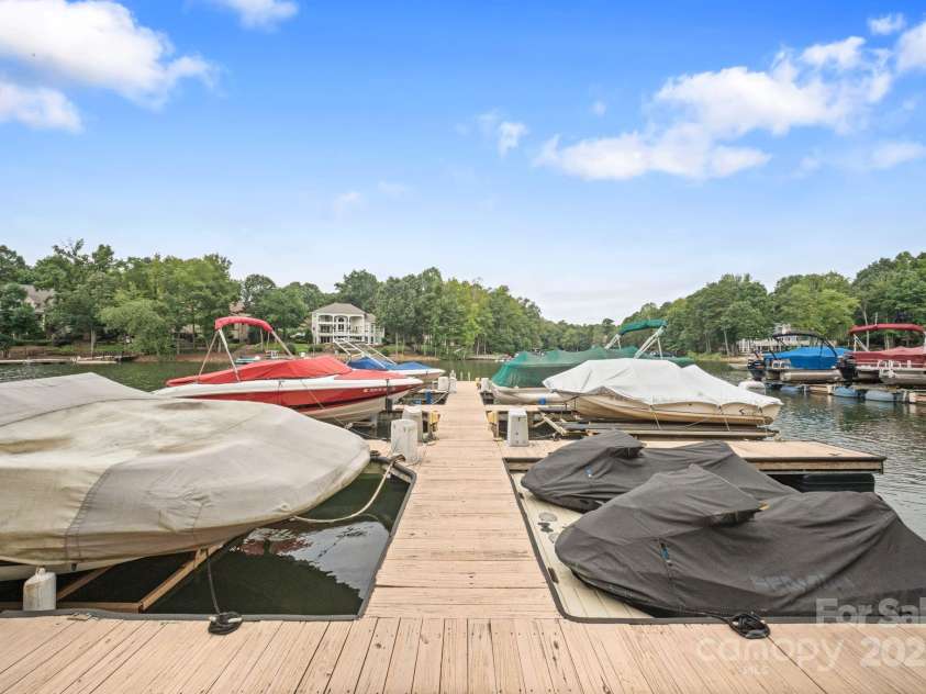 110 Shore Drive, Mooresville, NC 28117.  MLS# CAR4294432, YatesRealty ID 33954. 