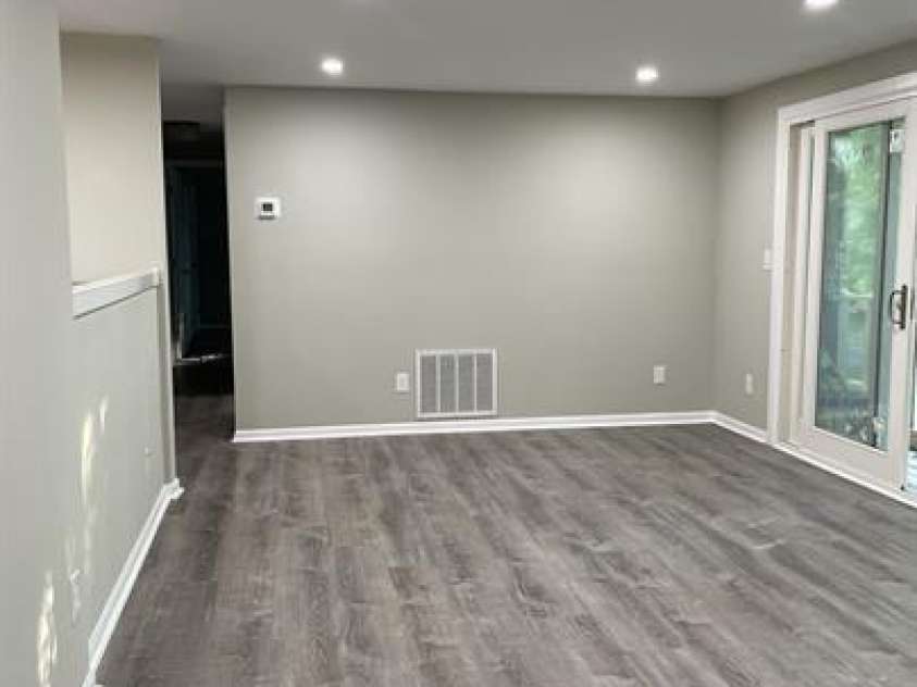 1641 Arlyn Circle, Charlotte, NC 28213.  MLS# CAR4397382, YatesRealty ID 33954. 