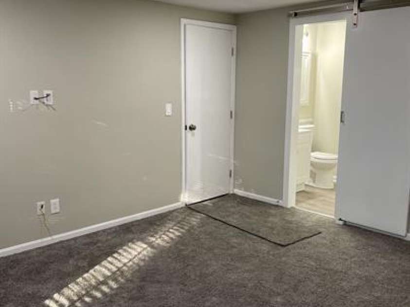 1641 Arlyn Circle, Charlotte, NC 28213.  MLS# CAR4397382, YatesRealty ID 33954. 