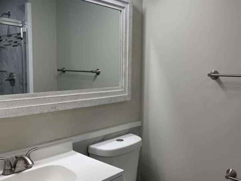 1641 Arlyn Circle, Charlotte, NC 28213.  MLS# CAR4397382, YatesRealty ID 33954. 