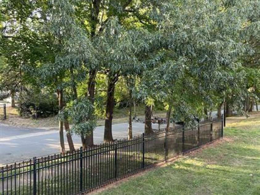 1641 Arlyn Circle, Charlotte, NC 28213.  MLS# CAR4397382, YatesRealty ID 33954. 