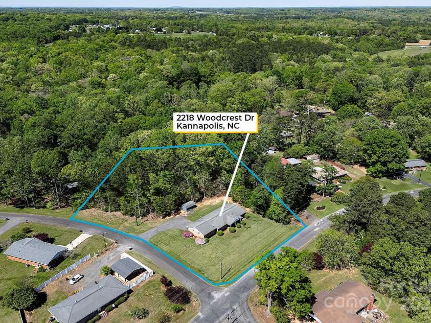 2218 Woodcrest Drive, Kannapolis, NC 28081.  MLS# CAR4288130, YatesRealty ID 33955. 