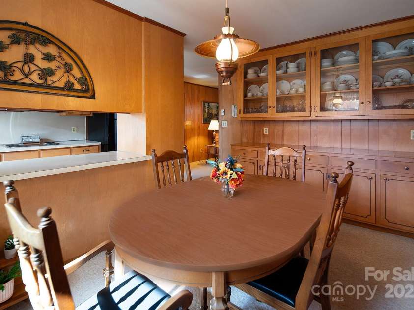 2218 Woodcrest Drive, Kannapolis, NC 28081.  MLS# CAR4288130, YatesRealty ID 33955. 