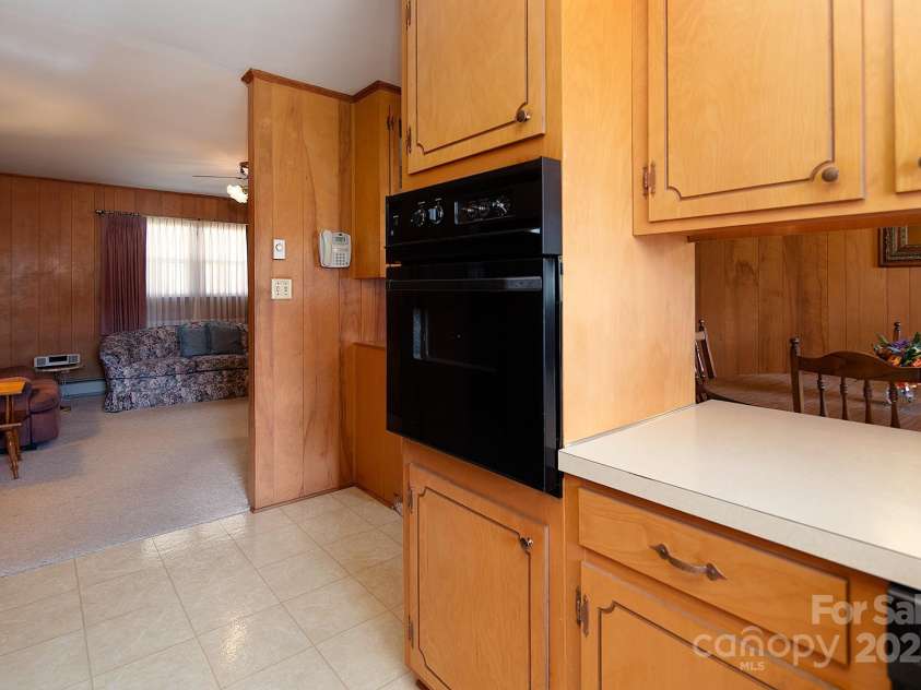 2218 Woodcrest Drive, Kannapolis, NC 28081.  MLS# CAR4288130, YatesRealty ID 33955. 