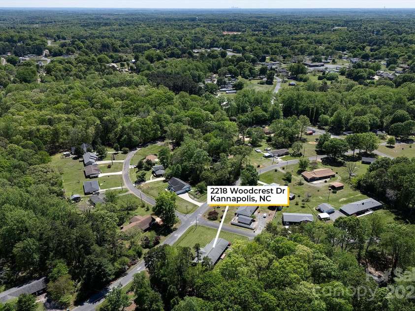 2218 Woodcrest Drive, Kannapolis, NC 28081.  MLS# CAR4288130, YatesRealty ID 33955. 
