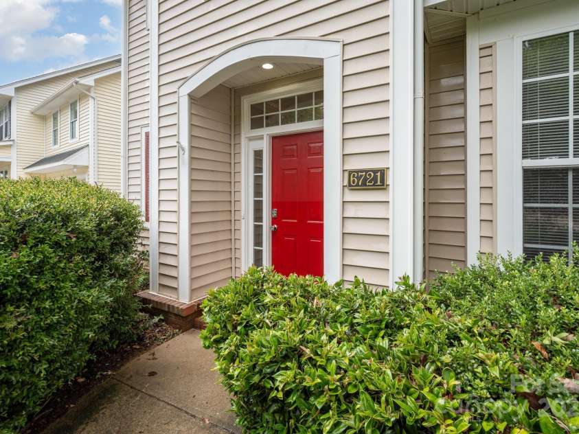 6721 Charter Hills Road, Charlotte, NC 28277.  MLS# CAR4288984, YatesRealty ID 33956. 