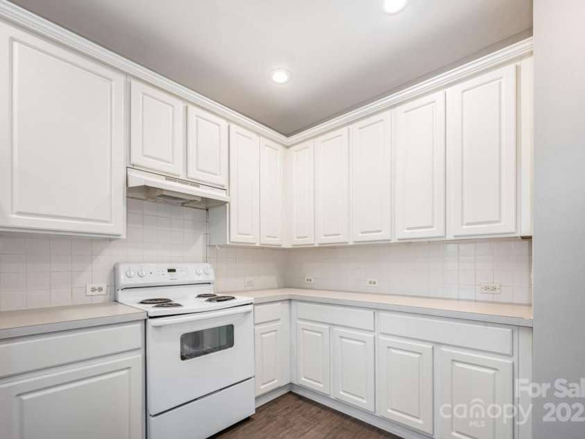 6721 Charter Hills Road, Charlotte, NC 28277.  MLS# CAR4288984, YatesRealty ID 33956. 