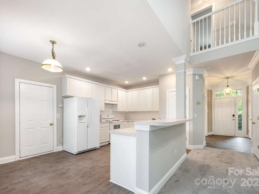 6721 Charter Hills Road, Charlotte, NC 28277.  MLS# CAR4288984, YatesRealty ID 33956. 