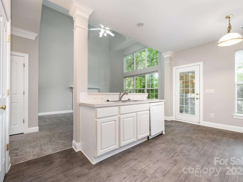 6721 Charter Hills Road, Charlotte, NC 28277.  MLS# CAR4288984, YatesRealty ID 33956. 
