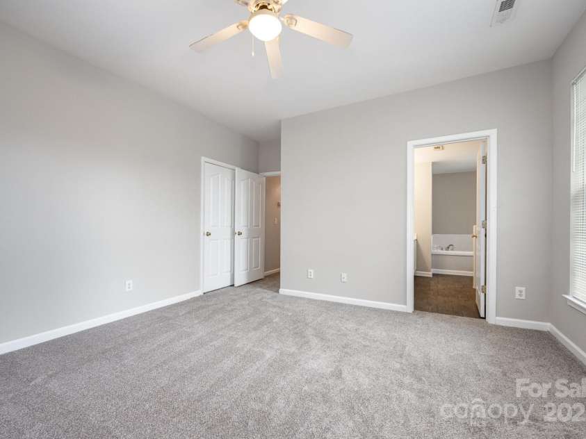6721 Charter Hills Road, Charlotte, NC 28277.  MLS# CAR4288984, YatesRealty ID 33956. 