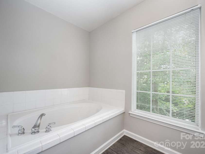 6721 Charter Hills Road, Charlotte, NC 28277.  MLS# CAR4288984, YatesRealty ID 33956. 