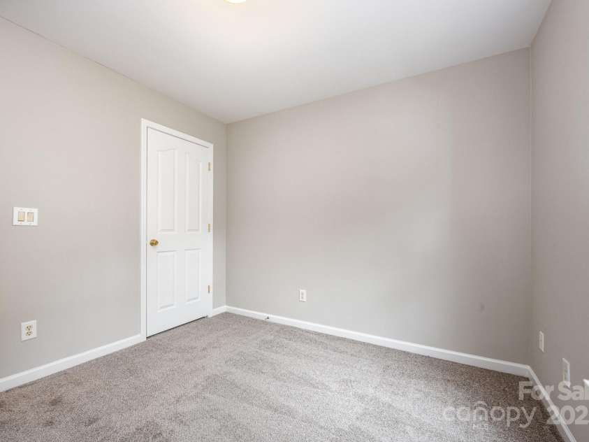 6721 Charter Hills Road, Charlotte, NC 28277.  MLS# CAR4288984, YatesRealty ID 33956. 