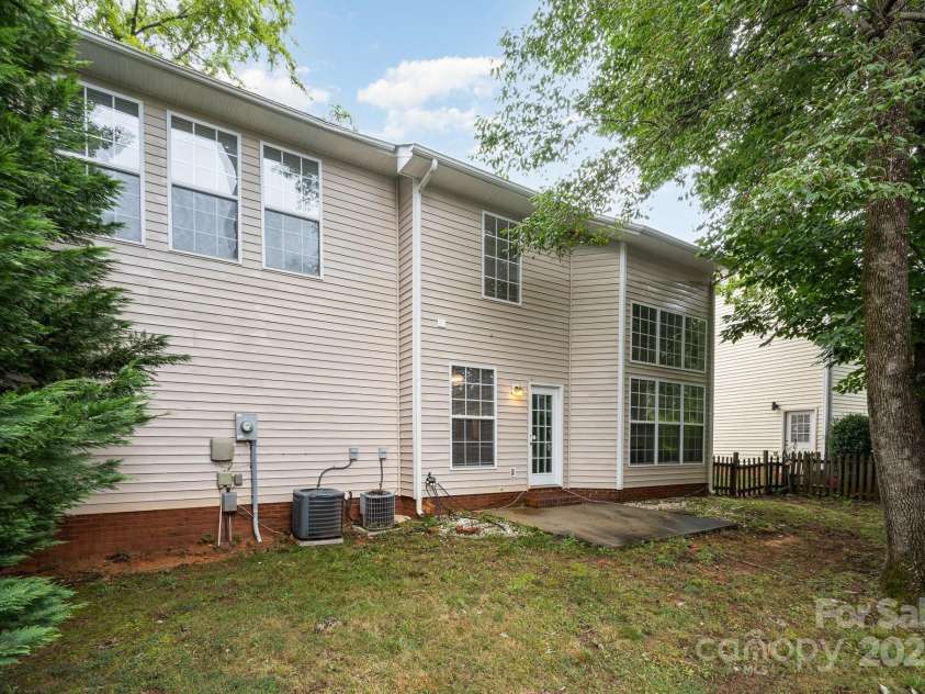 6721 Charter Hills Road, Charlotte, NC 28277.  MLS# CAR4288984, YatesRealty ID 33956. 