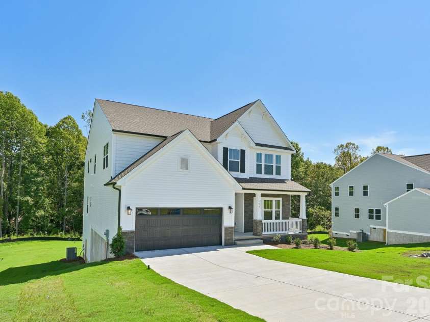 139 Tangle River Drive, Statesville, NC 28677.  MLS# CAR4397856, YatesRealty ID 33957. 