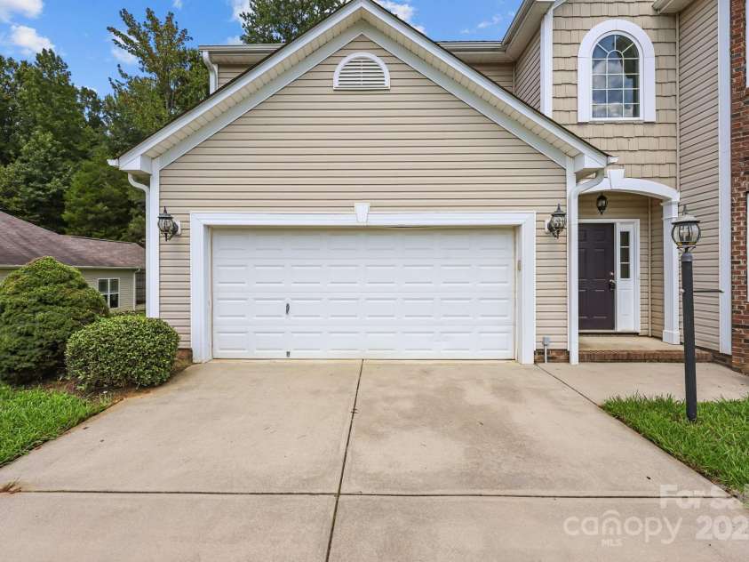 555 Settlers Grove Lane, Salisbury, NC 28146.  MLS# CAR4292670, YatesRealty ID 33958. 