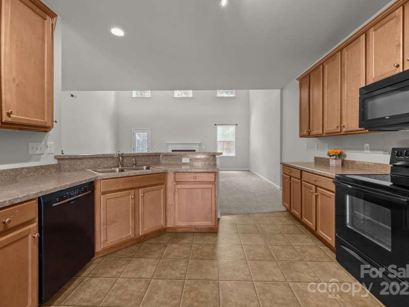 555 Settlers Grove Lane, Salisbury, NC 28146.  MLS# CAR4292670, YatesRealty ID 33958. 