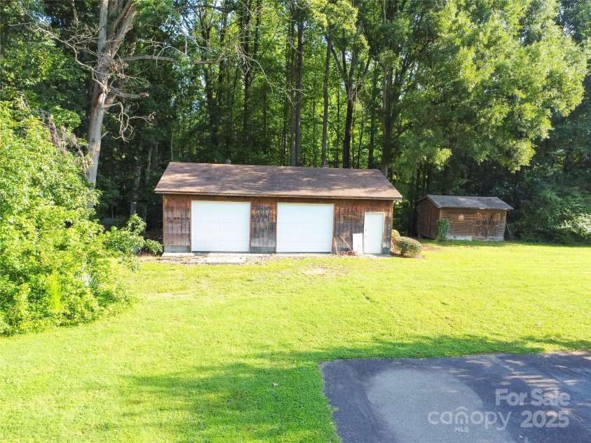 406 Alpine Street, Kannapolis, NC 28081.  MLS# CAR4287487, YatesRealty ID 33959. 