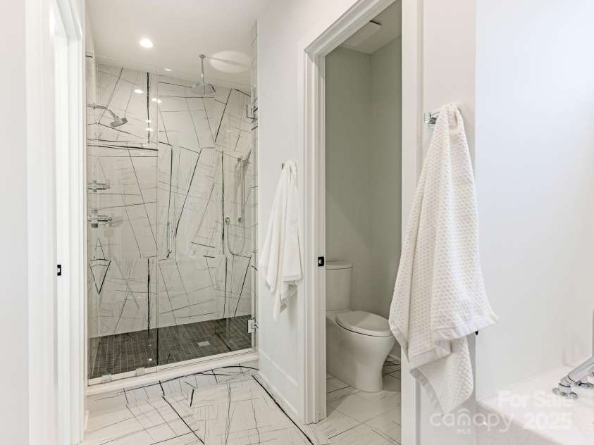 2832 Arcadia Avenue, Charlotte, NC 28209.  MLS# CAR4217335, YatesRealty ID 3396. Primary Bathroom