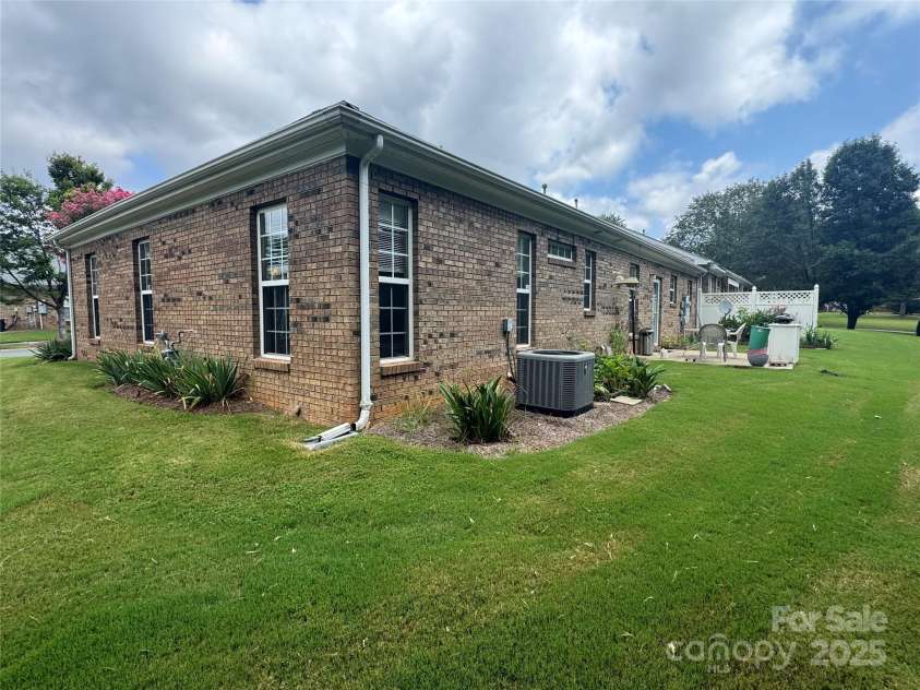 6918 Cinnamon Circle, Mint Hill, NC 28227.  MLS# CAR4294379, YatesRealty ID 33960. 