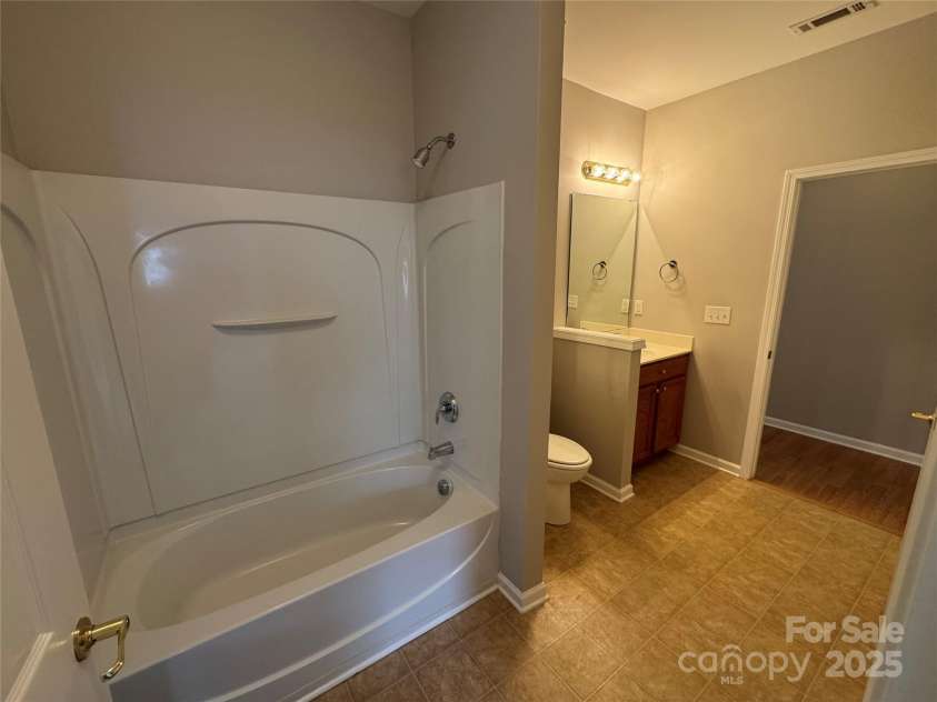 6918 Cinnamon Circle, Mint Hill, NC 28227.  MLS# CAR4294379, YatesRealty ID 33960. 