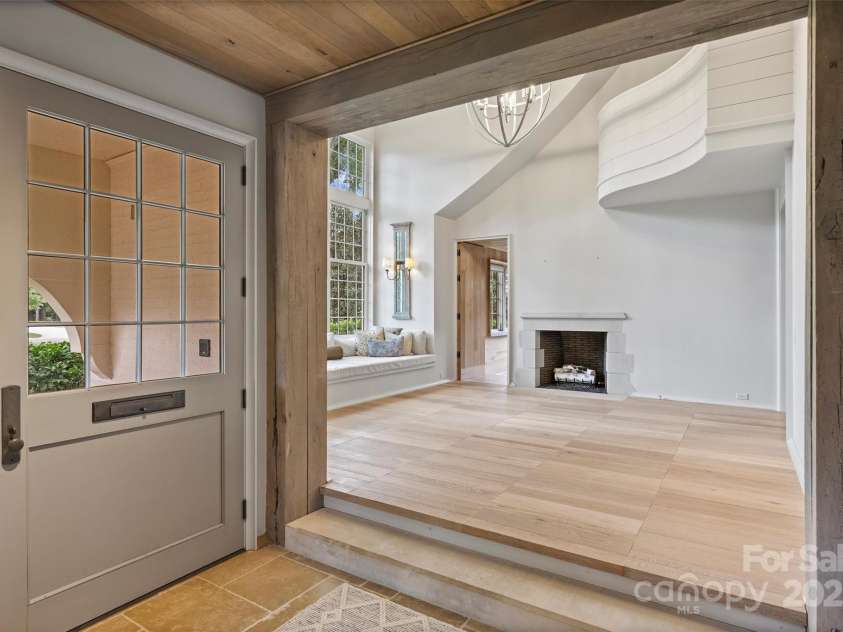 3912 Beresford Road, Charlotte, NC 28211.  MLS# CAR4292210, YatesRealty ID 33961. 