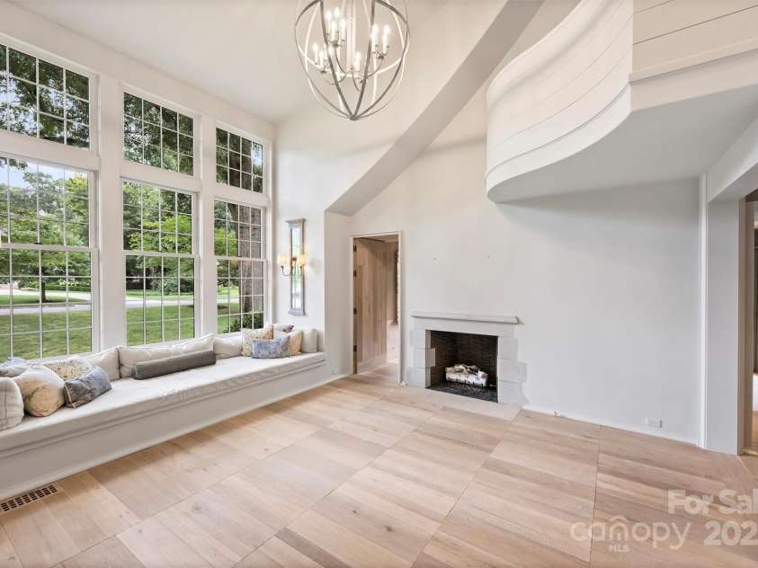 3912 Beresford Road, Charlotte, NC 28211.  MLS# CAR4292210, YatesRealty ID 33961. 